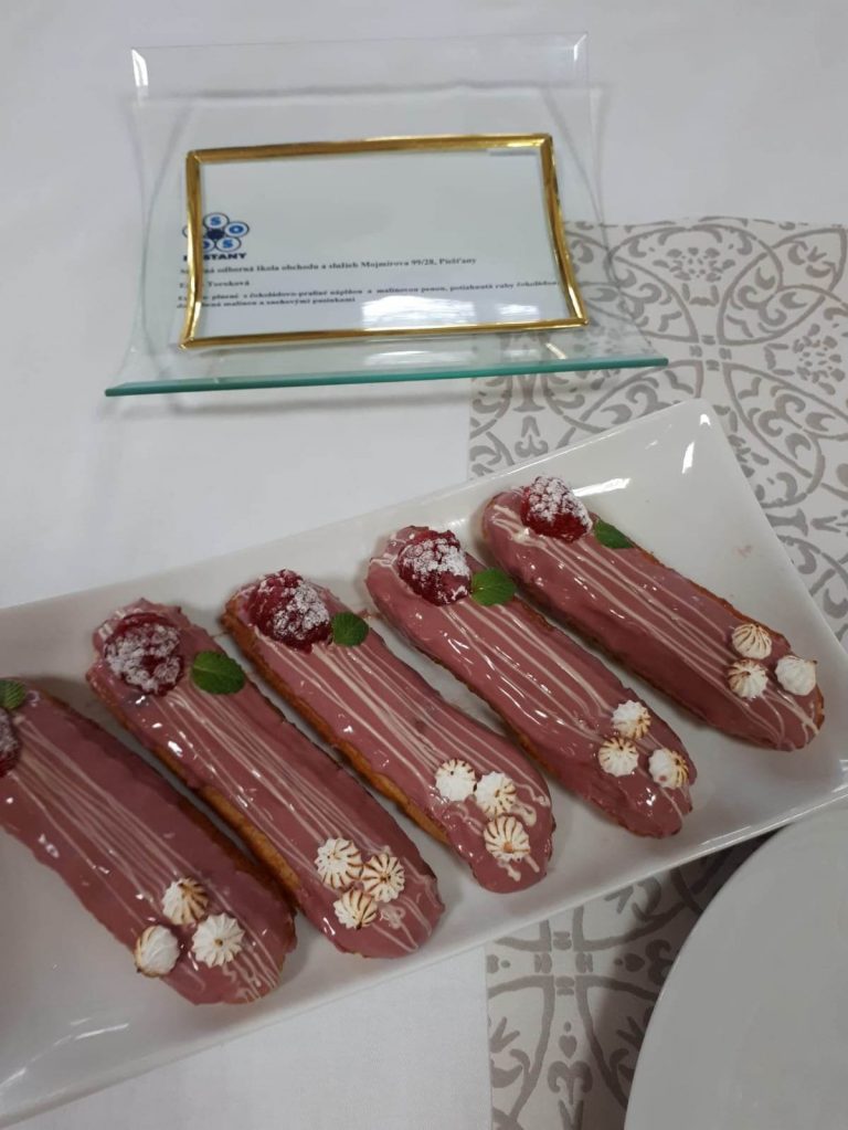 Najlepší súťažiaci Skills Slovakia GASTRO JUNIOR METRO CUP-kuchár a GASTRO JUNIOR CUP-cukrár postúpili do finále