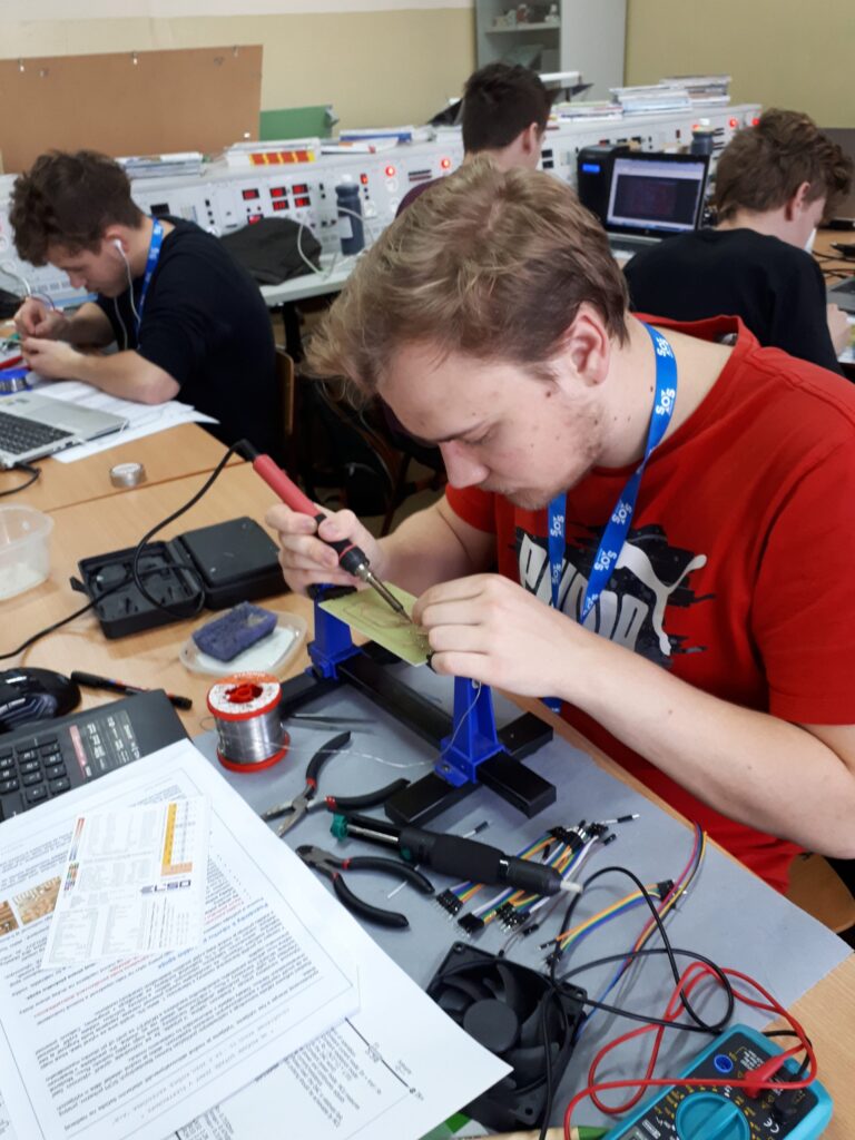 ZENIT preverí technické zručnosti a znalosti z programovania, elektroniky a strojárstva