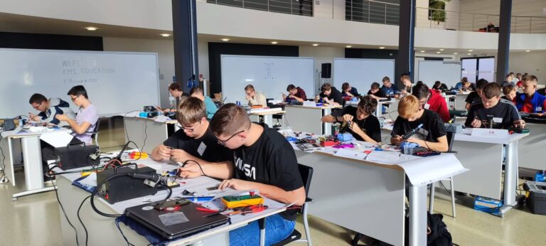 Štvrtý ročník celoštátnej súťaže mladých elektronikov sa úspešne ukončil