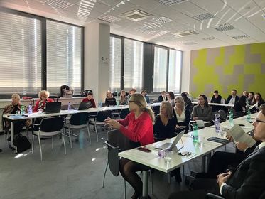 Zborník diskusného fóra “Vzdelávanie v oblasti finančnej gramotnosti v KOCKE“
