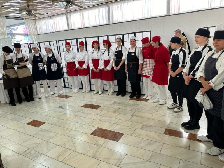 Najlepší súťažiaci Skills Slovakia GASTRO JUNIOR METRO CUP – kuchár a  GASTRO JUNIOR CUP – cukrár postúpili do finále slovenského kola